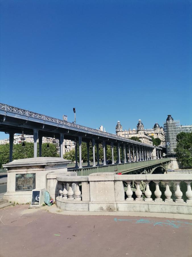 Toureifelchampselysee Paris Exterior photo