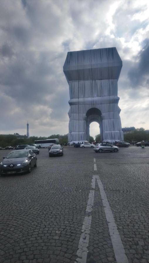 Toureifelchampselysee Paris Exterior photo