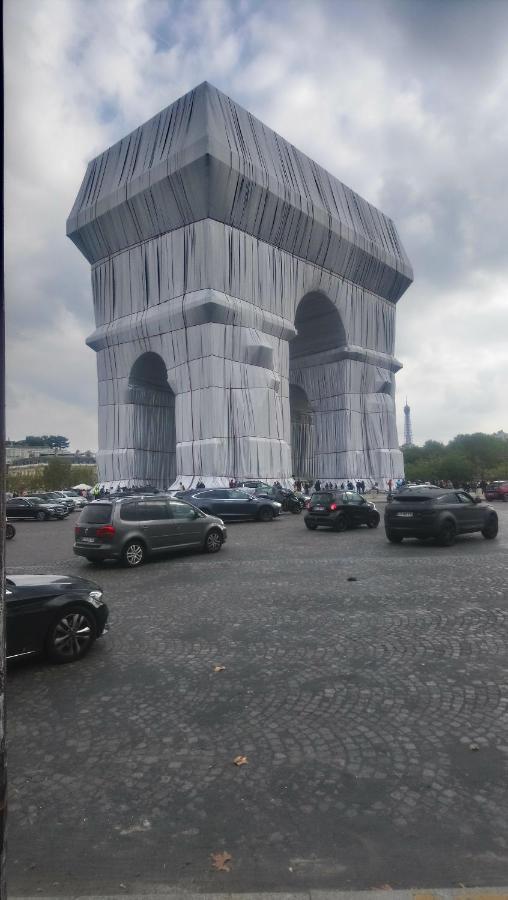 Toureifelchampselysee Paris Exterior photo