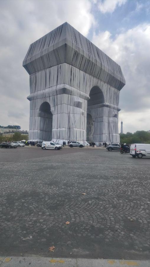 Toureifelchampselysee Paris Exterior photo