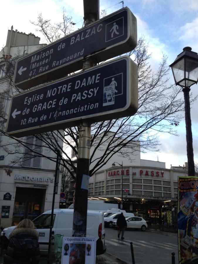Toureifelchampselysee Paris Exterior photo